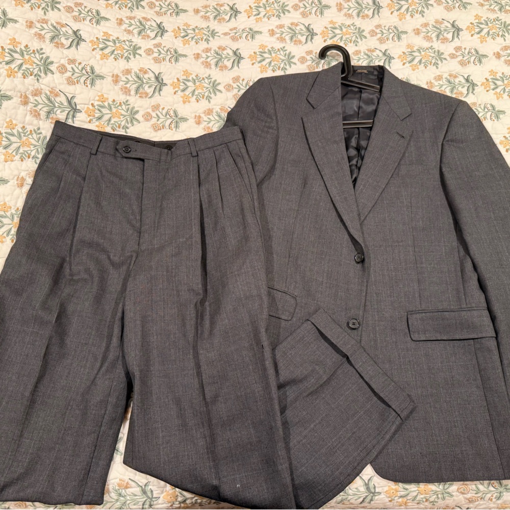 Vintage Hart Schaffner Marx Dark Grey Suif